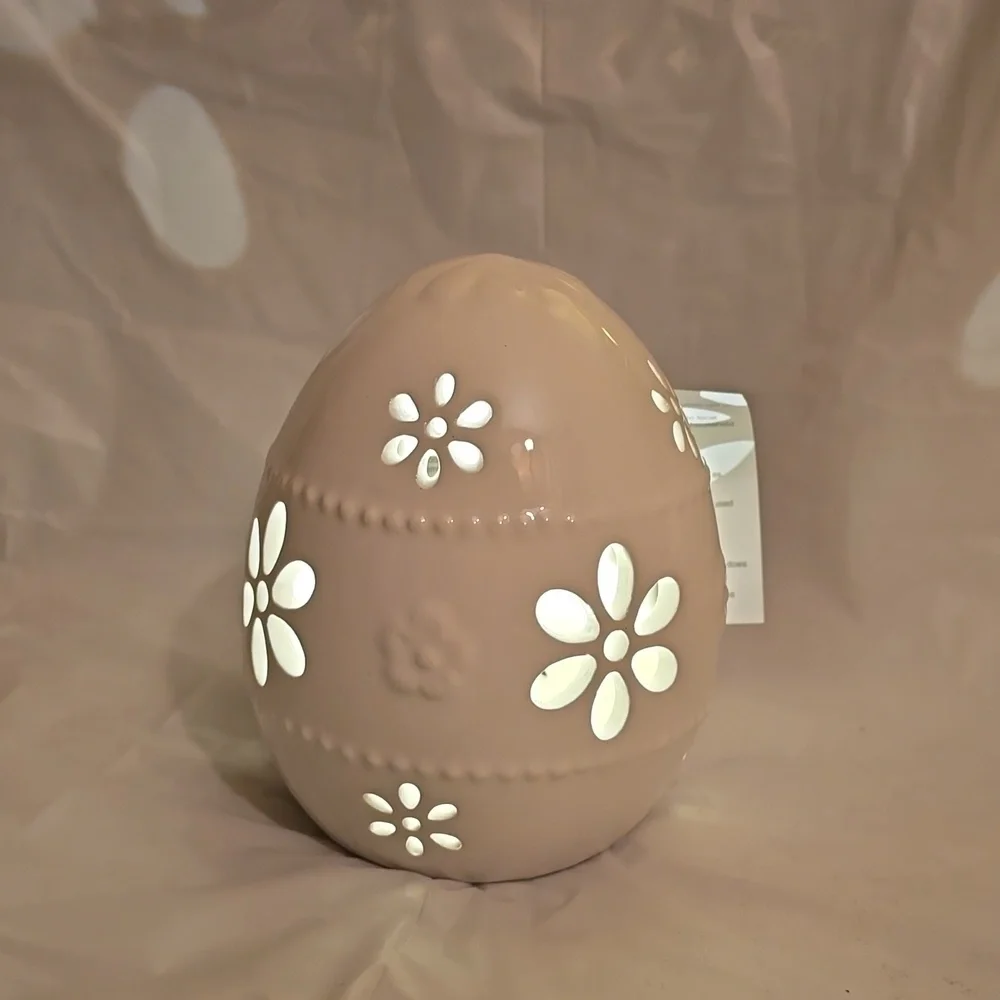 White Ceramic Egg LED Lantern For Easter - Picture 2 of 3